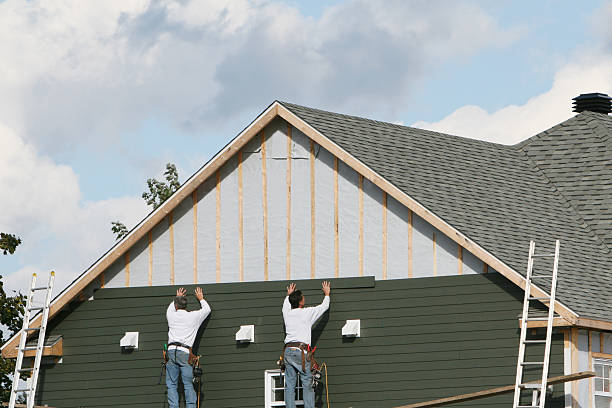 Professional Siding technician working in Conneaut Lake, PA